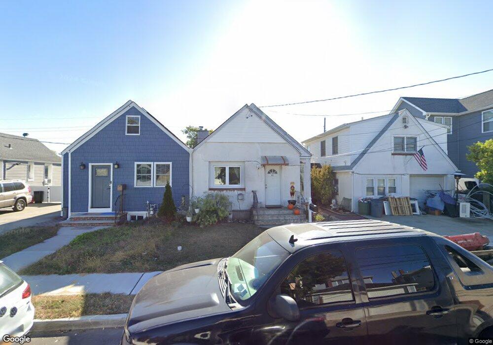 41 Nassau Ln unit 41-1, Island Park, NY 11558 - photo 1