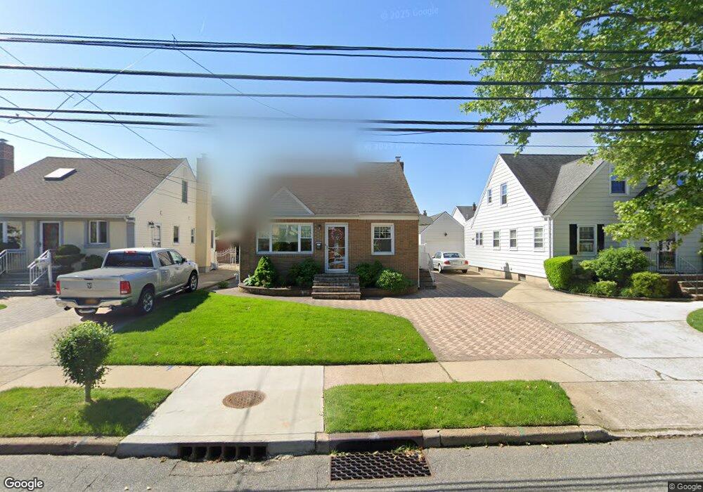 45 Raff Ave, Mineola, NY 11501 - photo 1