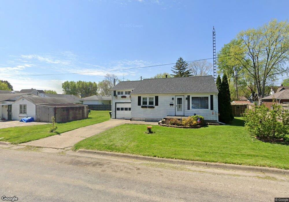 1215 Lincoln Ave, Lincoln, IL 62656 - photo 1