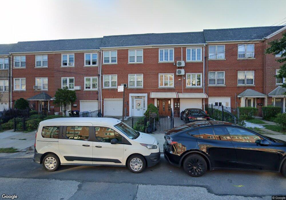 2239 47th St unit 2R, Astoria, NY 11105 - photo 1