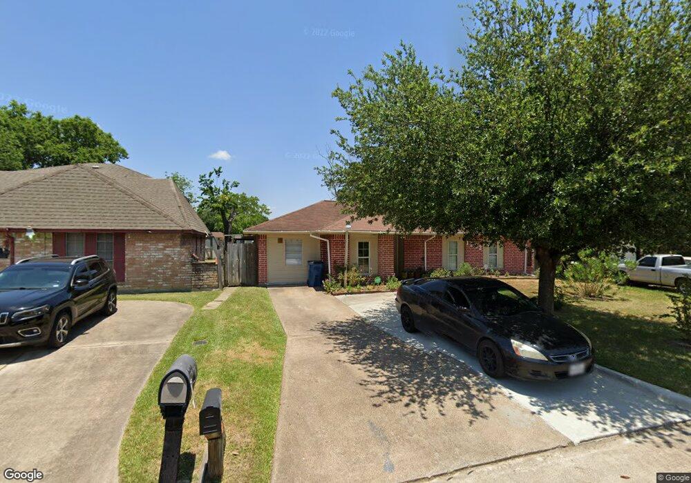 1922 Twinbrooke Dr, Houston, TX 77088 - photo 1
