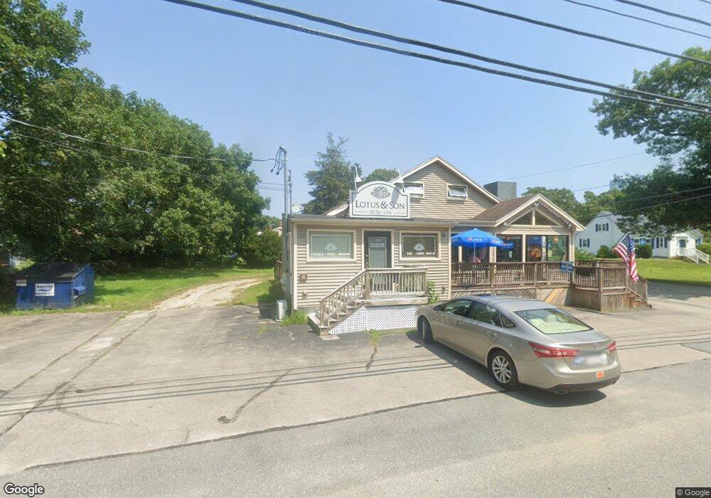 379 Sconticut Neck Rd, Fairhaven, MA 02719 - photo 1