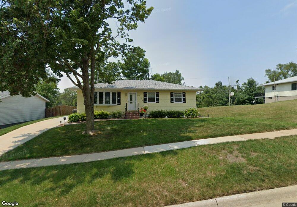 1624 21st St NW, Cedar Rapids, IA 52405 - photo 1