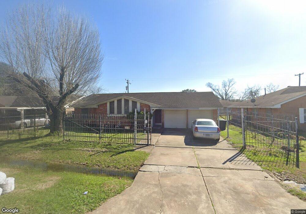 718 Hurley St, Houston, TX 77022 - photo 1