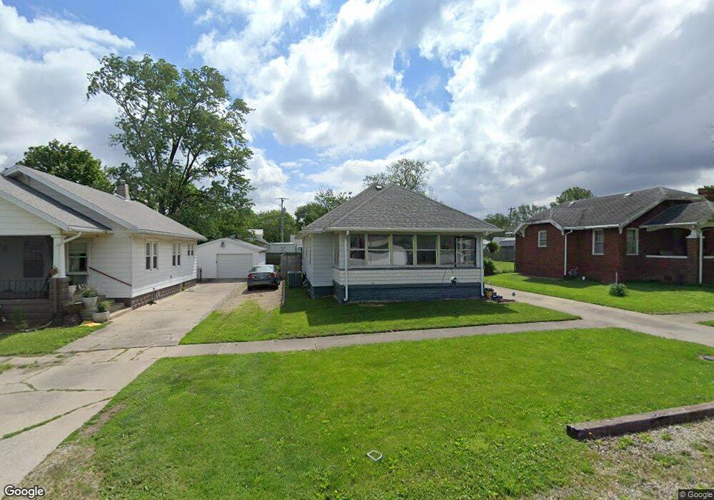 812 N 13th St, Mattoon, IL 61938 - photo 1