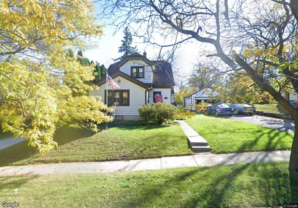 N90W16863 Pershing Ave, Menomonee Falls, WI 53051 - photo 1