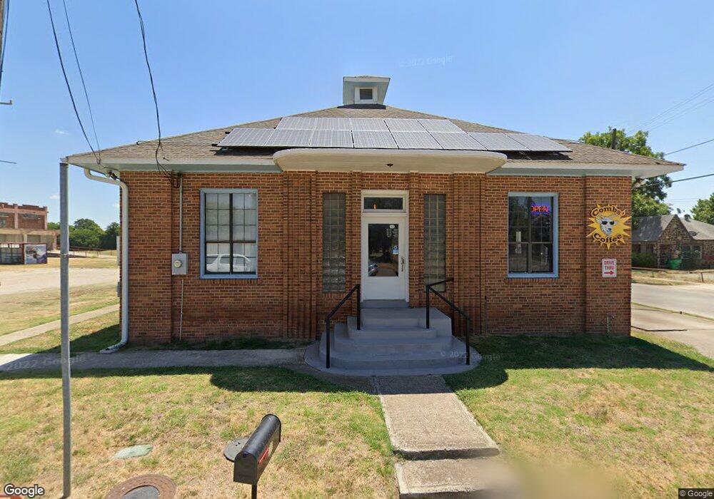 314 Denison St, Gainesville, TX 76240 - photo 1