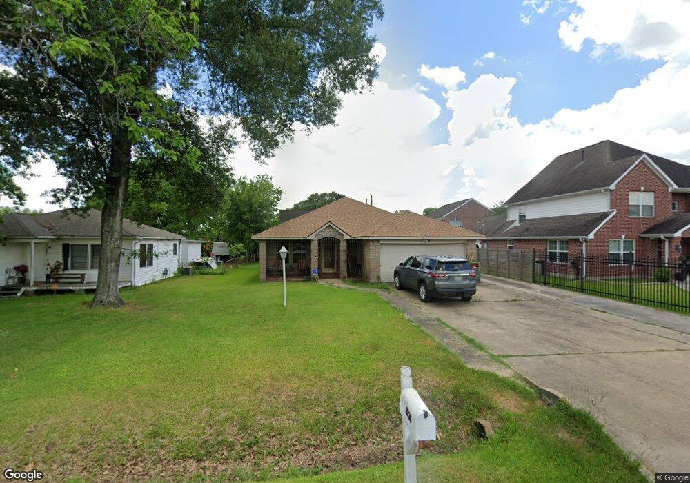 8236 Folkstone Ln, Houston, TX 77075 - photo 1