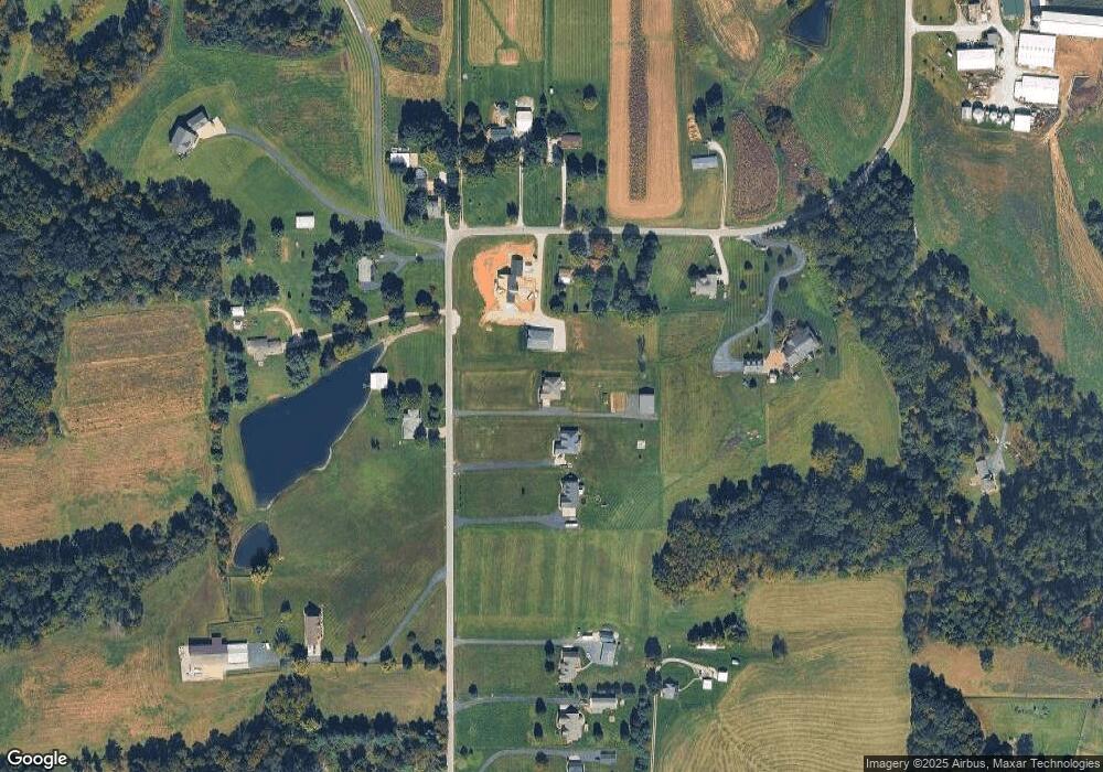 8820 Starlight Rd, Floyds Knobs, IN 47119 - photo 1