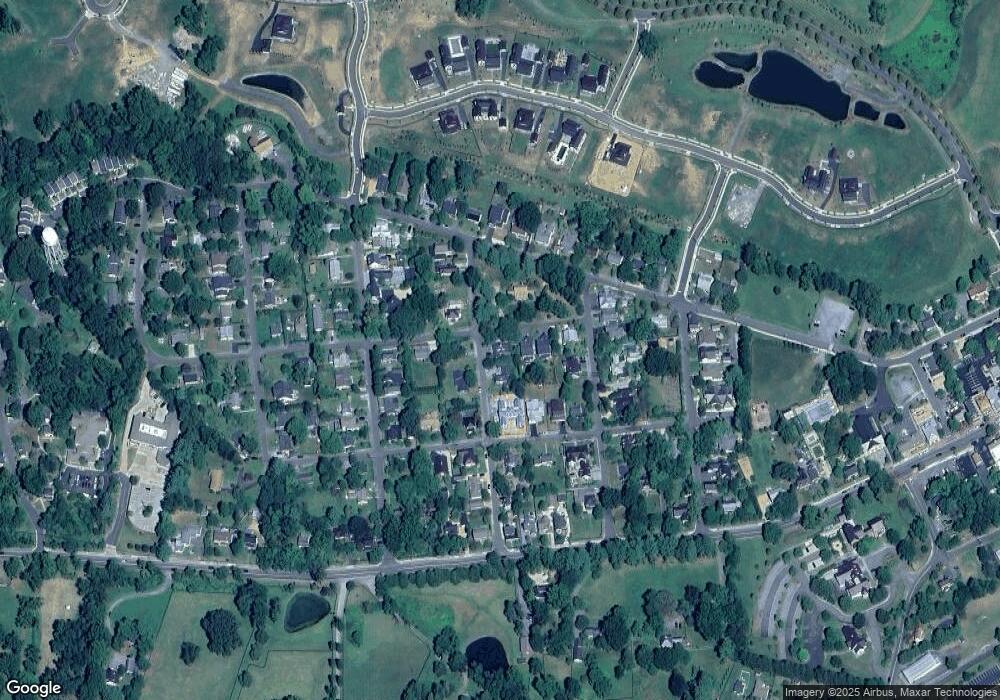 609 Blue Ridge Ave, Middleburg, VA 20117 - photo 1