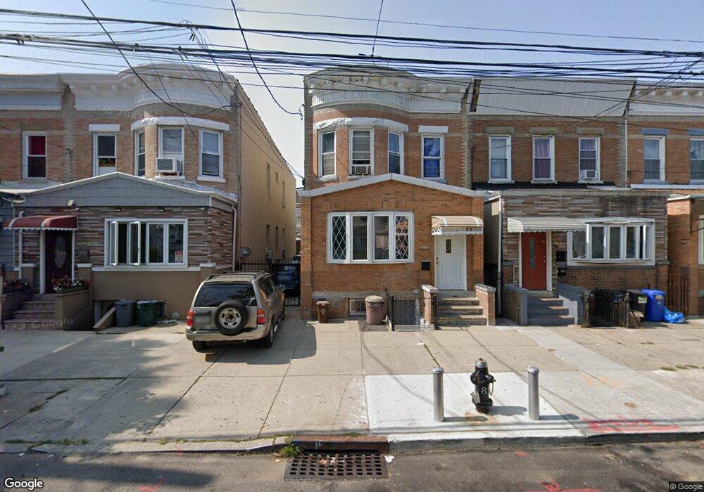 10442 104th St, Ozone Park, NY 11417 - photo 1