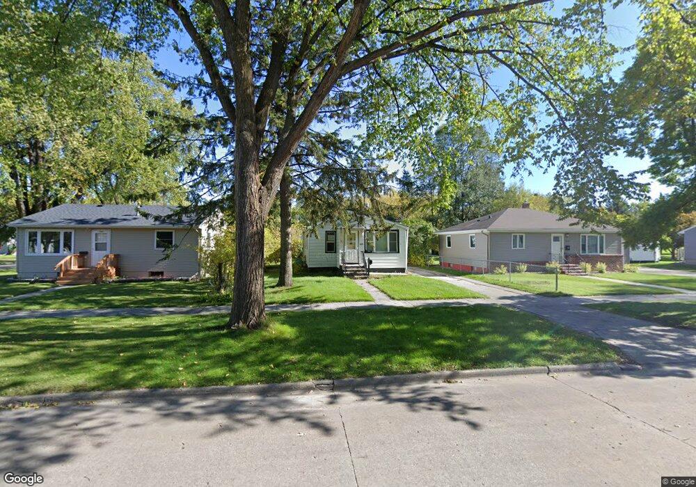 1005 S 11th St, Grand Forks, ND 58201 - photo 1