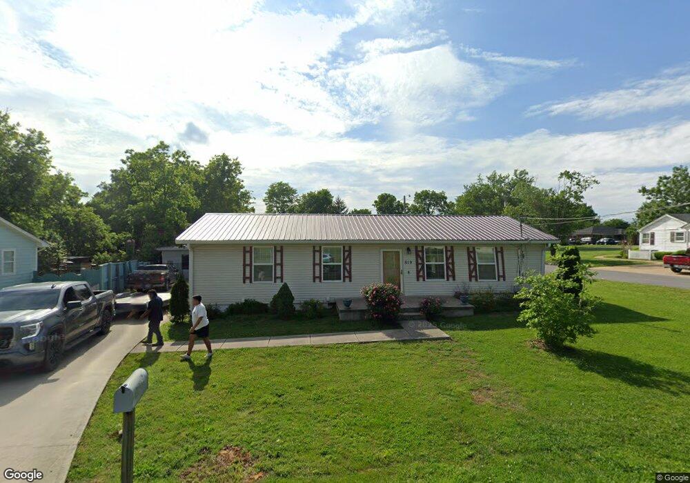 619 Evans St, Shelbyville, TN 37160 - photo 1