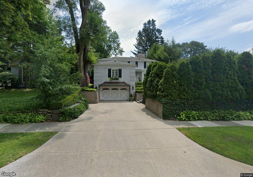 192 Charlevoix Ave, Grosse Pointe Farms, MI 48236 - photo 1