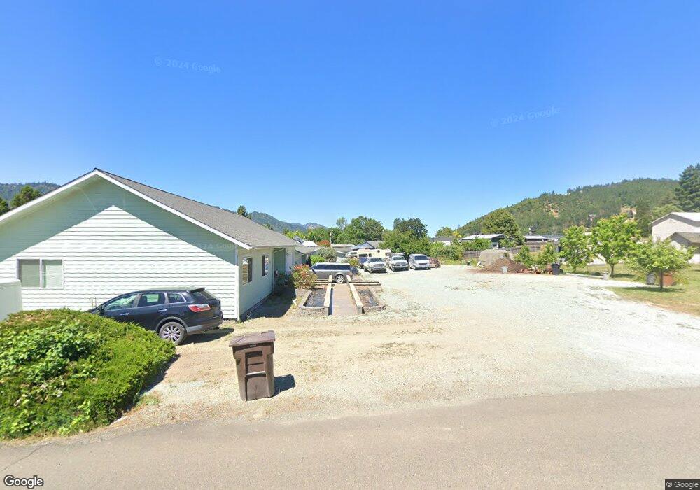 133 Henry St, Myrtle Creek, OR 97457 - photo 1