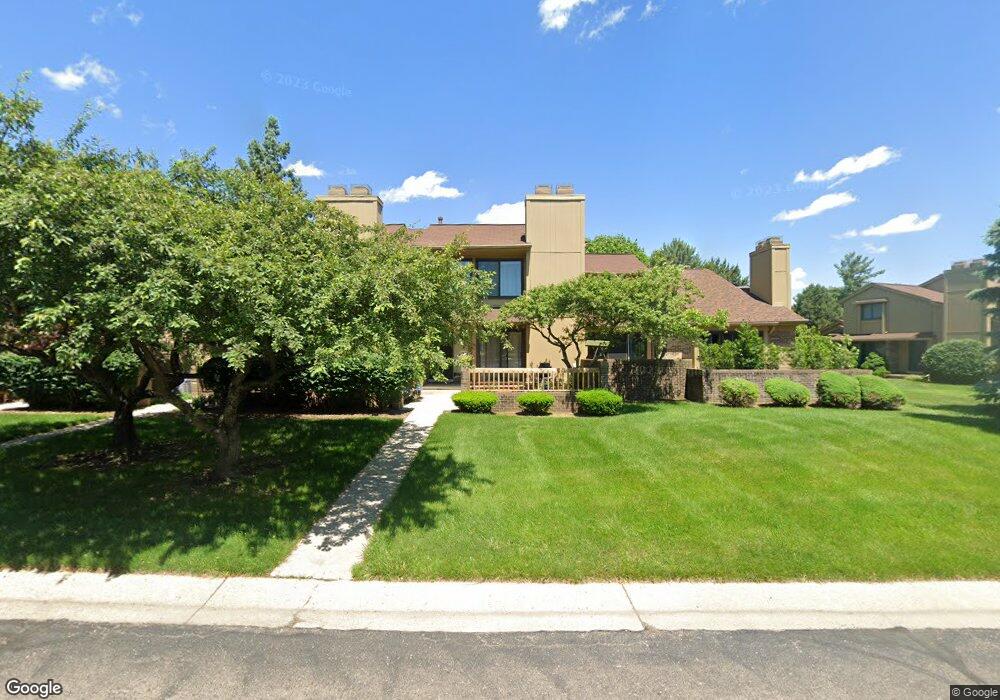 1719 S Hill Blvd, Bloomfield Hills, MI 48304 - photo 1