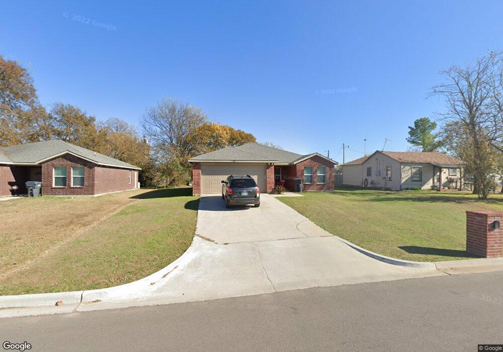 210 F St NE, Ardmore, OK 73401 - photo 1