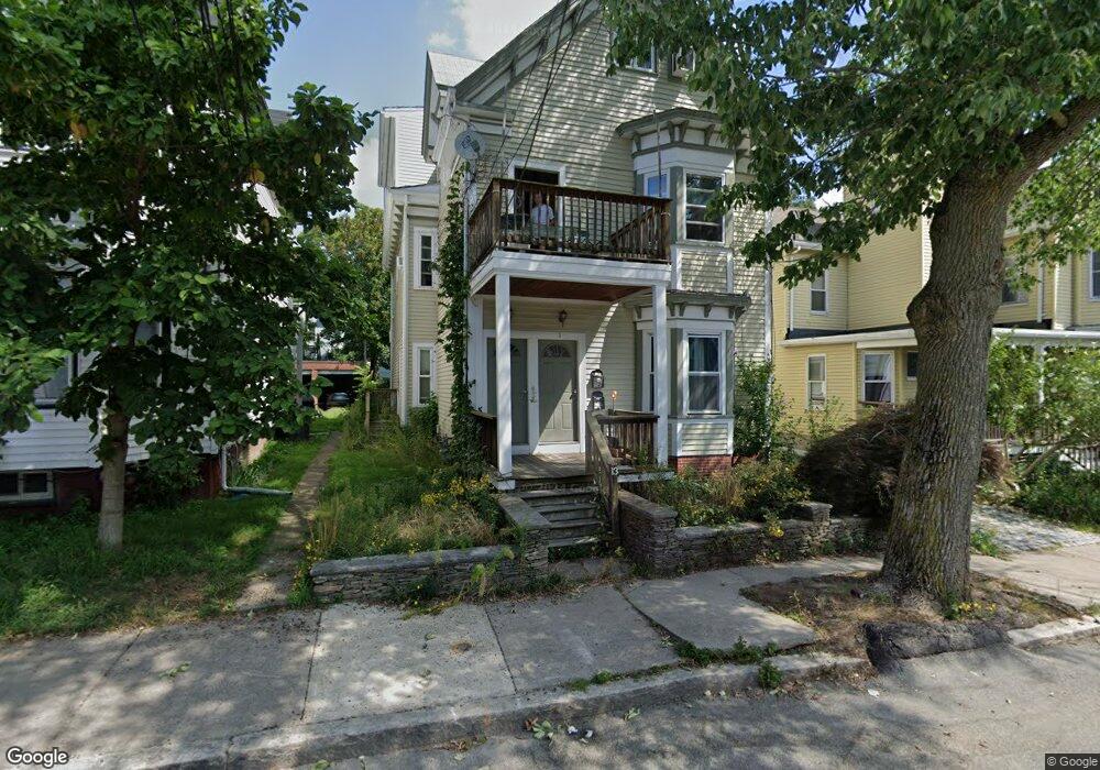 13 Howe St, Somerville, MA 02145 - photo 1