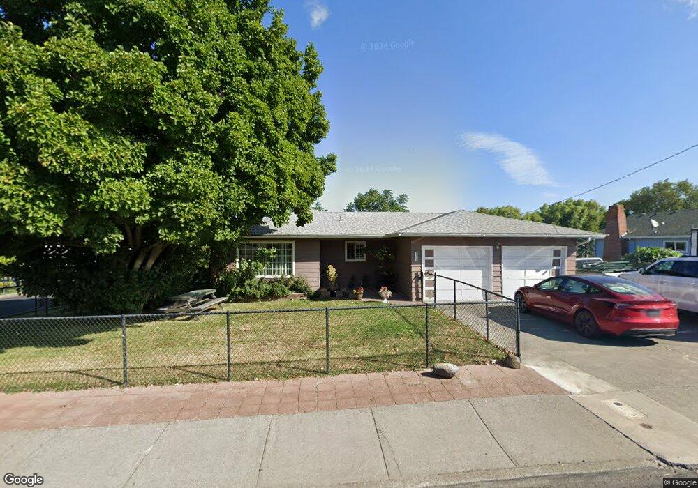 2201 E 12th St, the Dalles, OR 97058 - photo 1