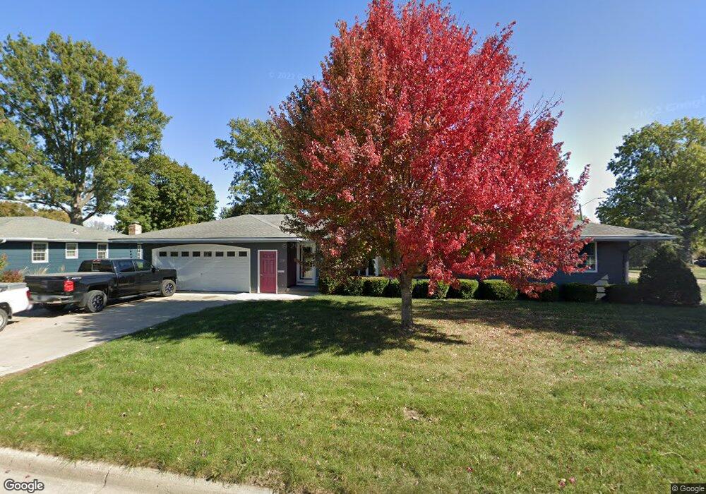 200 E 21st St N, Newton, IA 50208 - photo 1