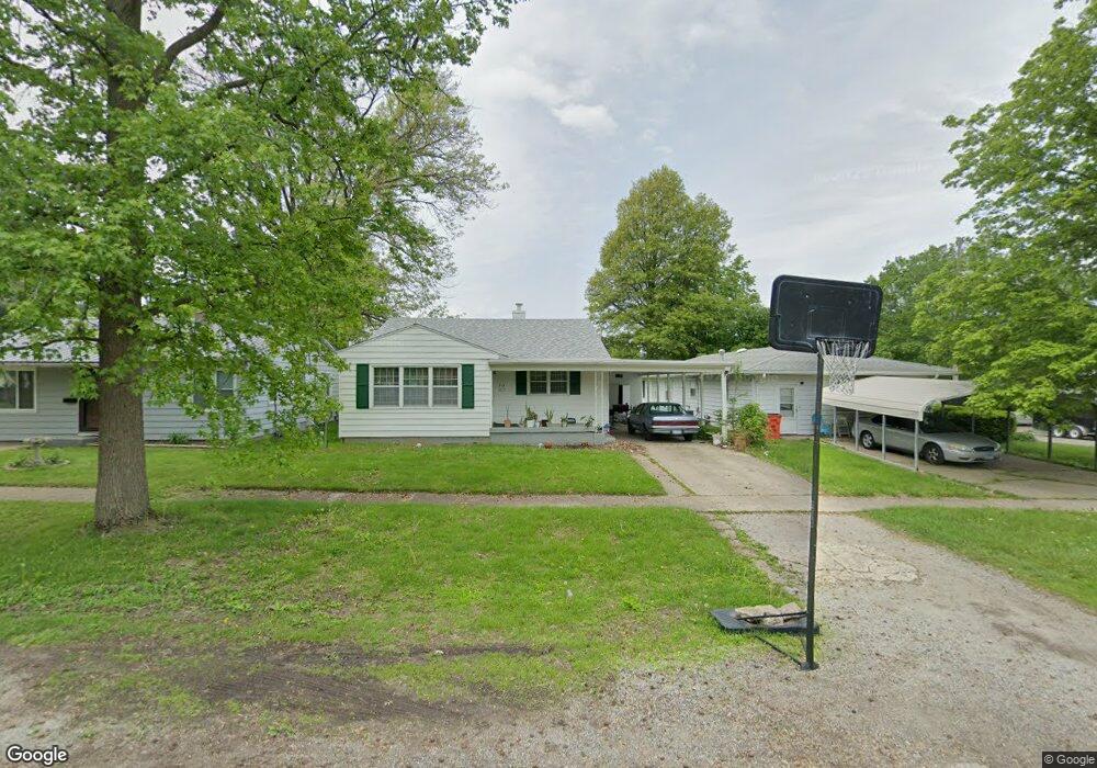 913 N 20th St, Mattoon, IL 61938 - photo 1