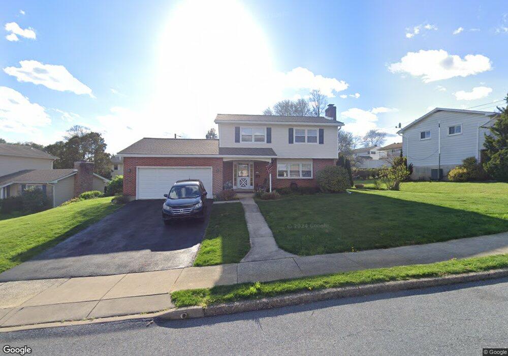 1042 N 11th St, Whitehall, PA 18052 - photo 1