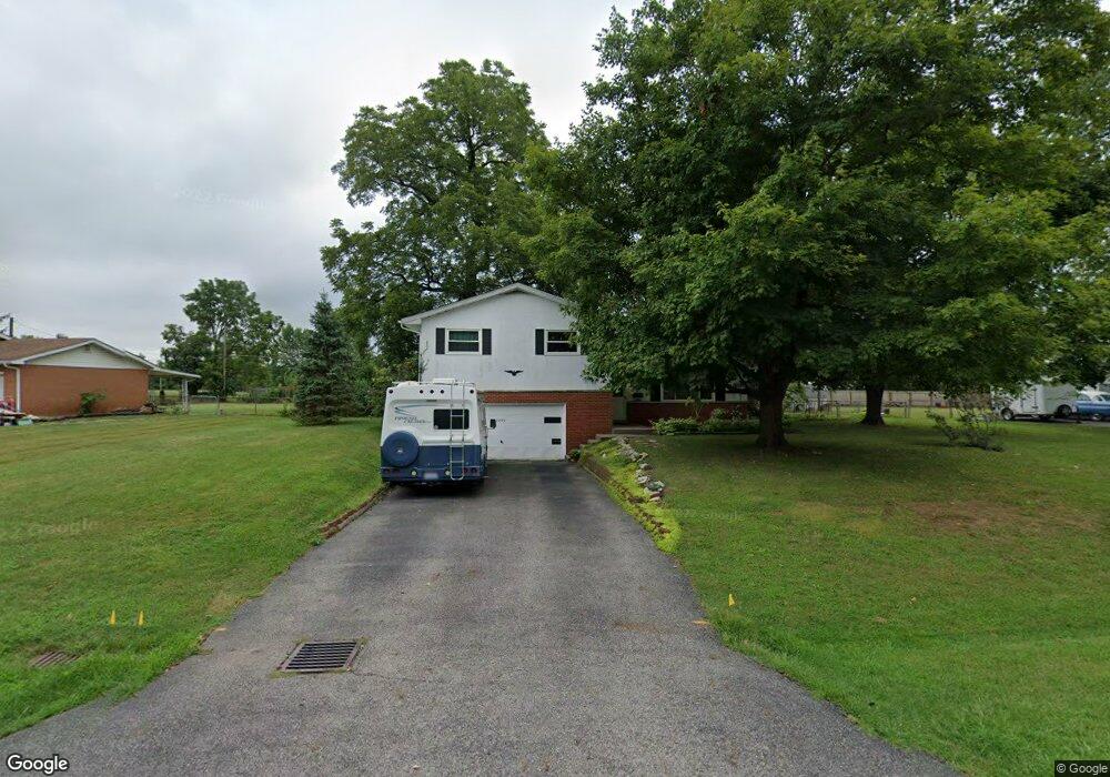 3470 Maple Shade Ct, Columbus, OH 43228 - photo 1