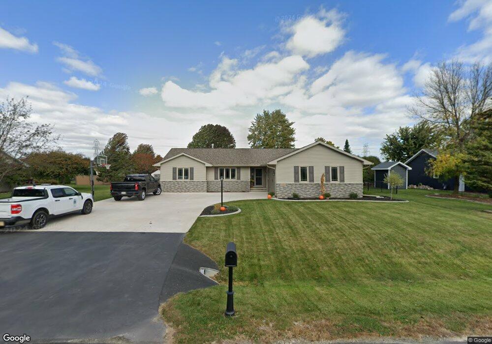 W6064 Camron Dr, Appleton, WI 54915 - photo 1