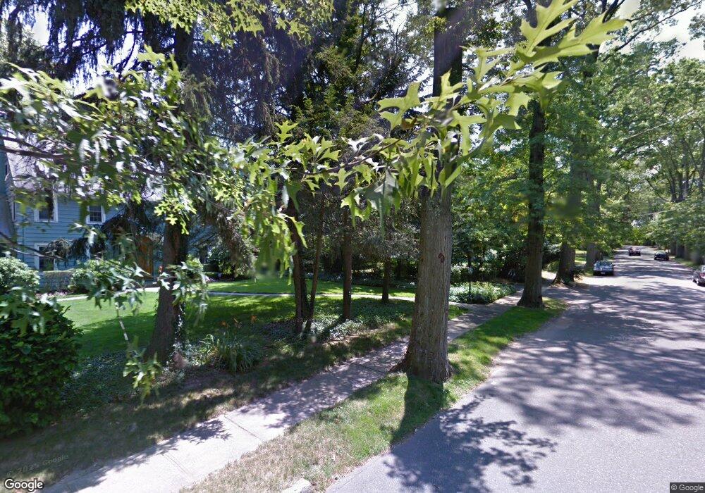 30 Oak Ln, Glen Cove, NY 11542 - photo 1