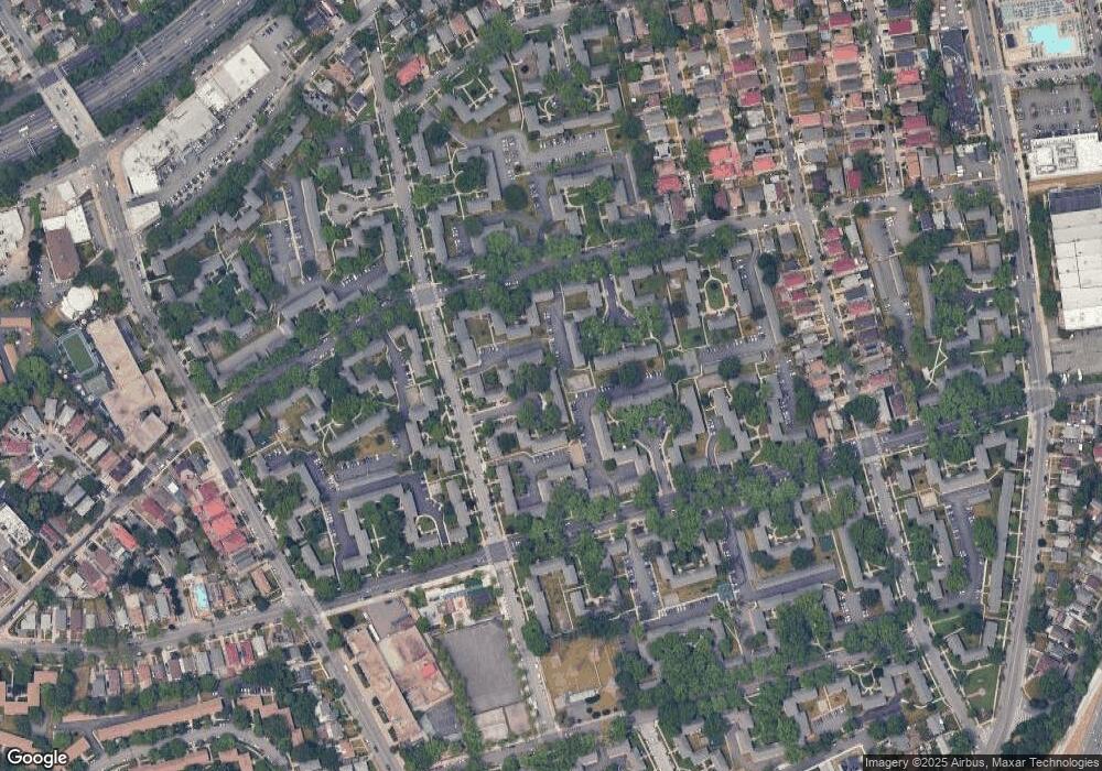 6037 251st St unit Upper, Little Neck, NY 11362 - photo 1