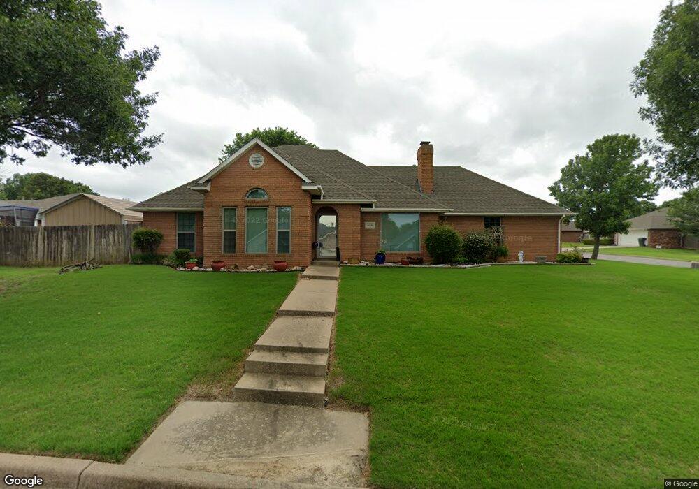 1610 Red Oak Dr, Ardmore, OK 73401 - photo 1