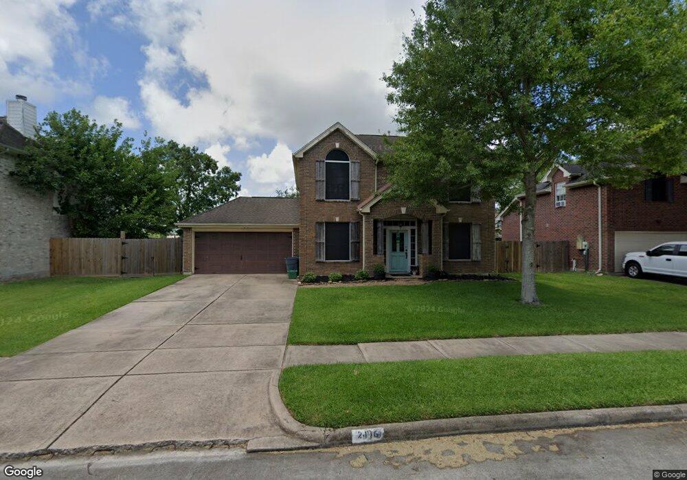 2116 N Mission Cir, Friendswood, TX 77546 - photo 1