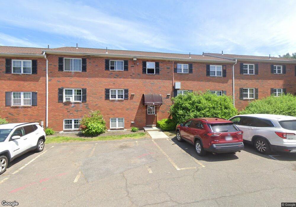 3D Maple Crest Cir unit 3-D, Holyoke, MA 01040 - photo 1