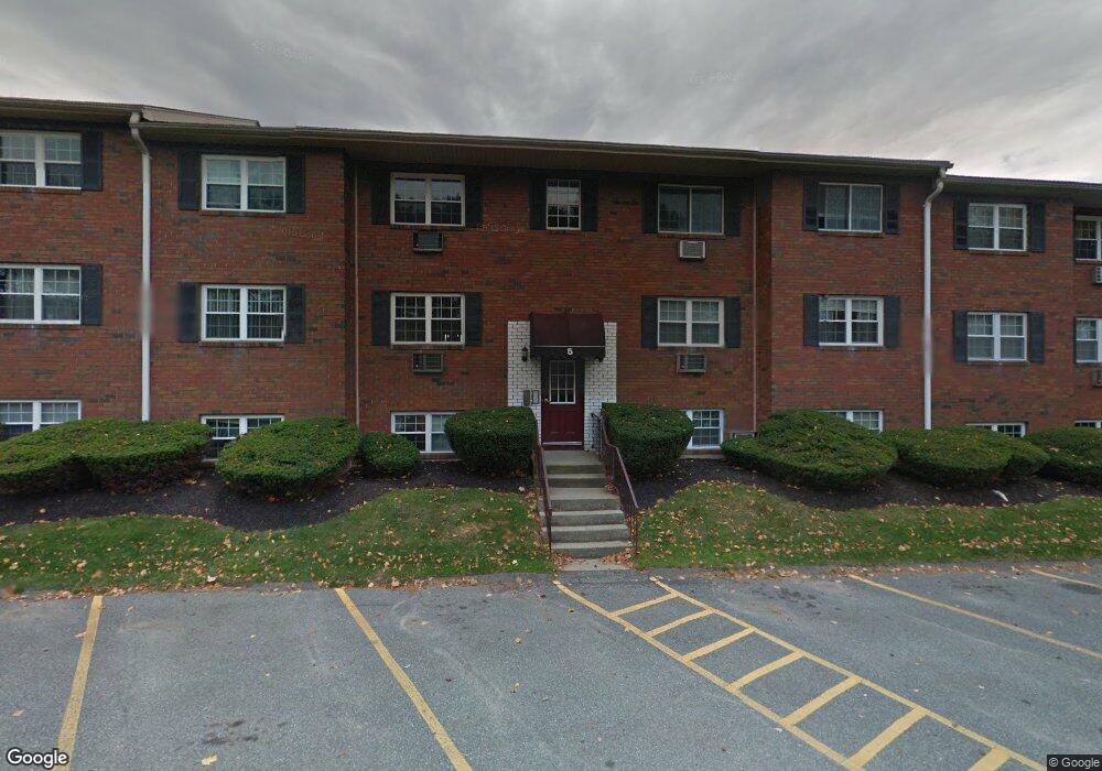 5 Maple Crest Cir unit 5B, Holyoke, MA 01040 - photo 1