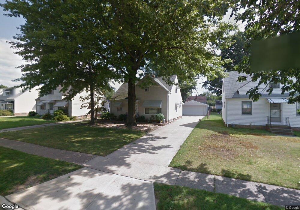 2307 E 290th St, Wickliffe, OH 44092 - photo 1