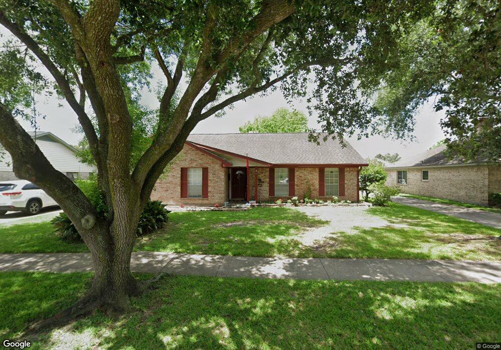 318 Dawn Hill Dr, Friendswood, TX 77546 - photo 1