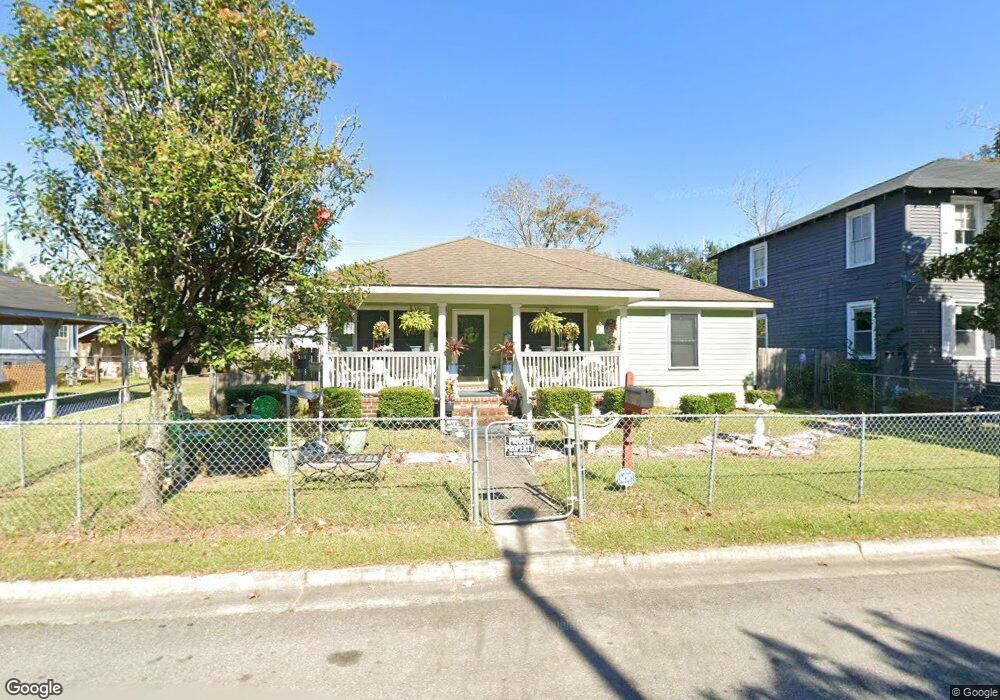 738 E Waldburg St, Savannah, GA 31401 - photo 1