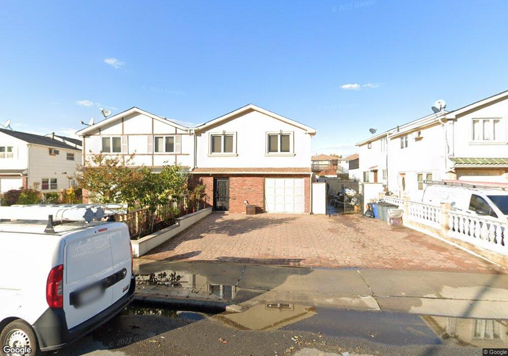 281 Regis Dr, Staten Island, NY 10314 - photo 1