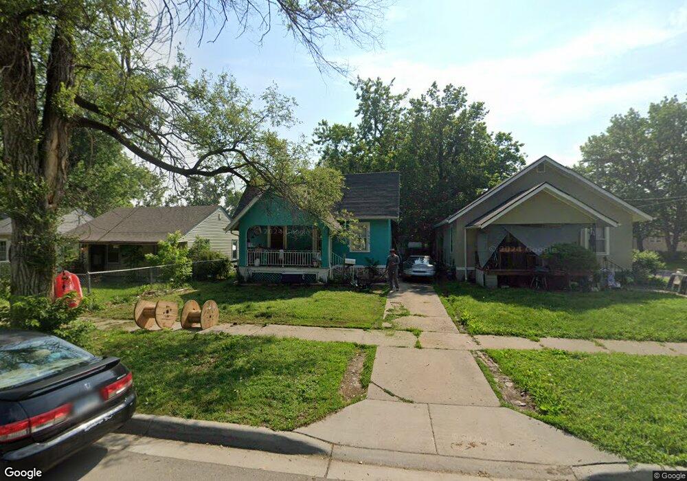 2032 SW Lane St, Topeka, KS 66604 - photo 1