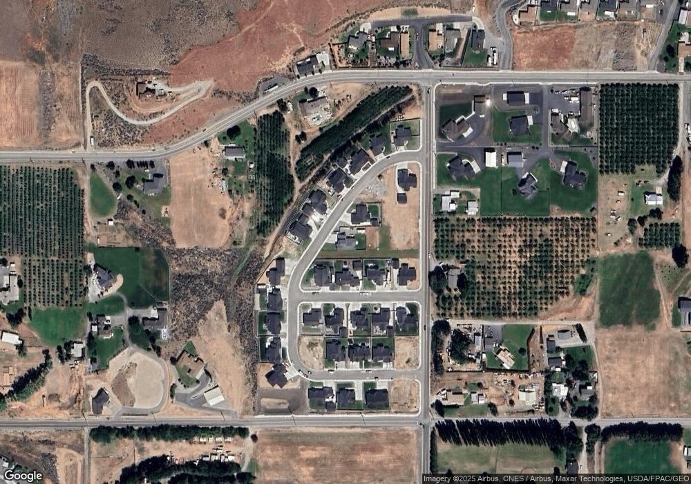 919 N Newport Loop, East Wenatchee, WA 98802 - photo 1