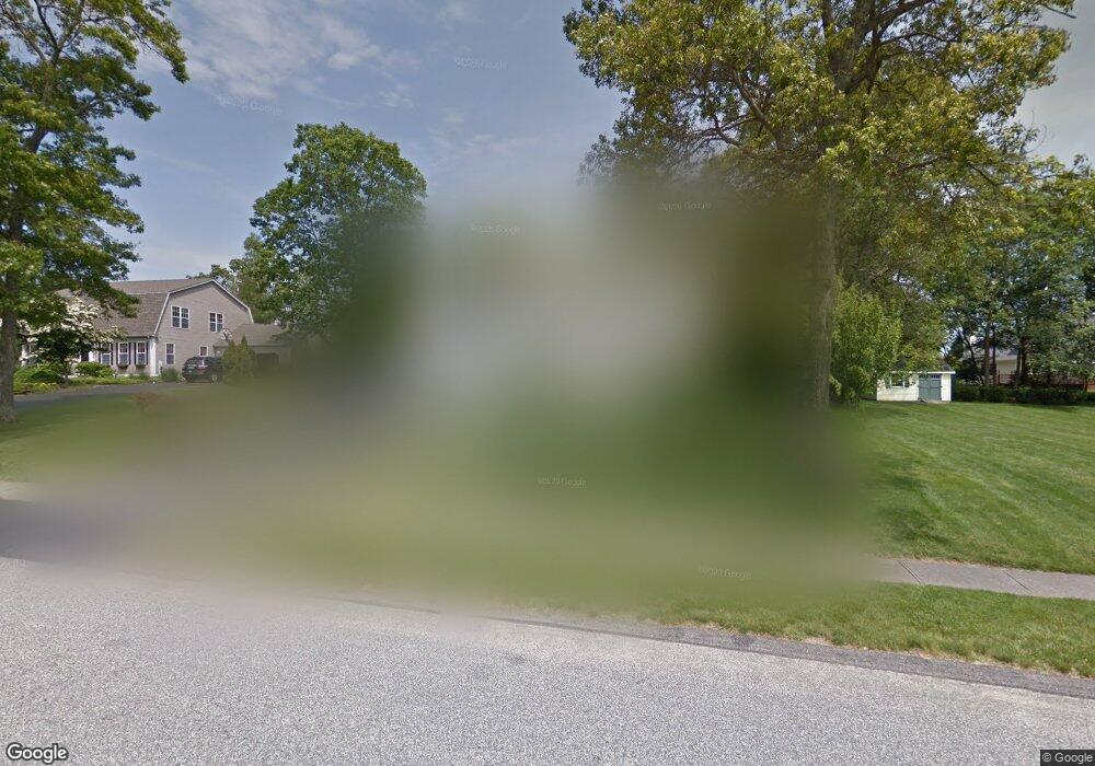 550 Chestnut Hill Rd, Wakefield, RI 02879 - photo 1