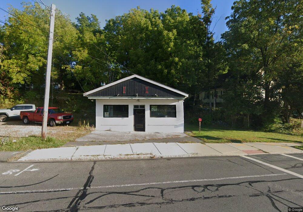 636 W Housatonic St, Pittsfield, MA 01201 - photo 1