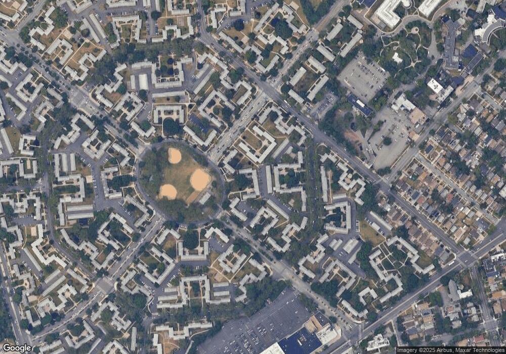 7411 260th St, Glen Oaks, NY 11004 - photo 1