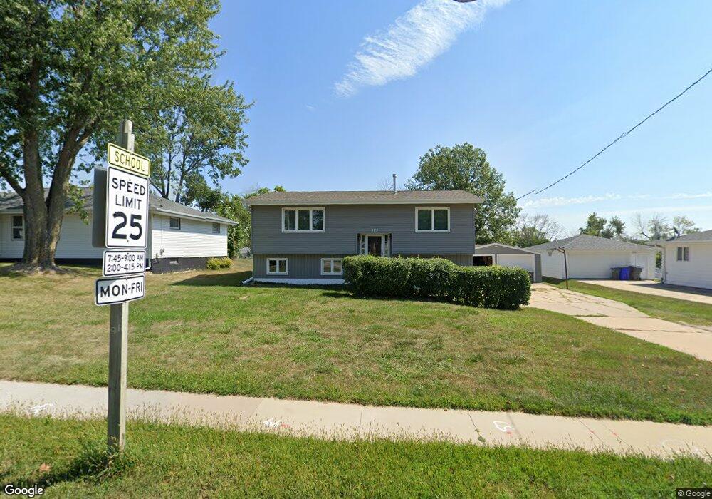 123 Edgewood Rd SW, Cedar Rapids, IA 52404 - photo 1