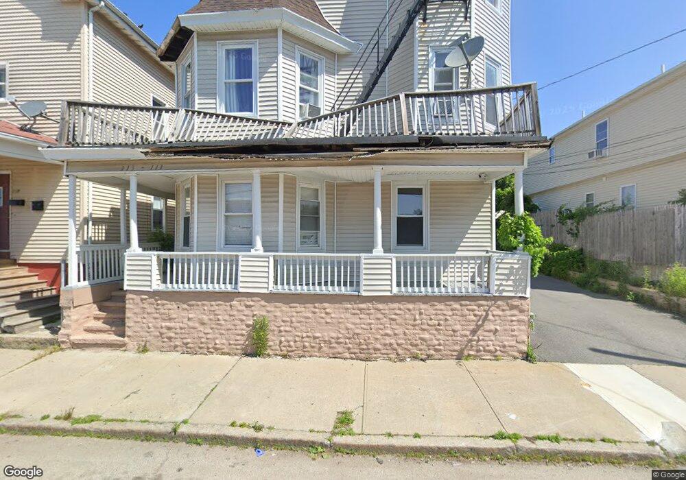 113 Burnett St, Providence, RI 02907 - photo 1