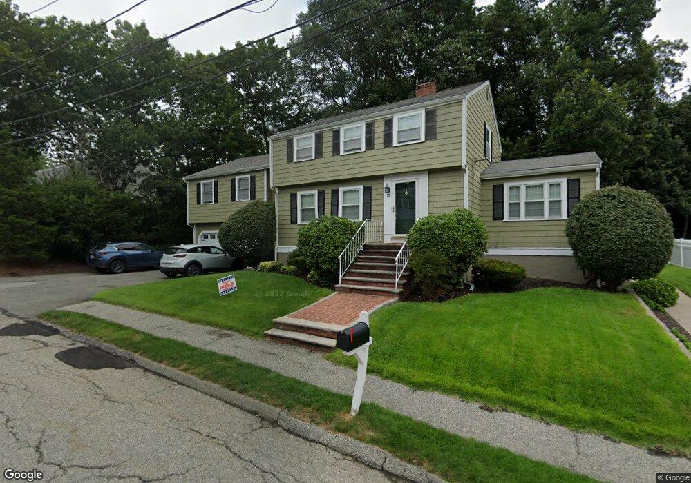 10 Hiawatha Rd, Woburn, MA 01801 - photo 1