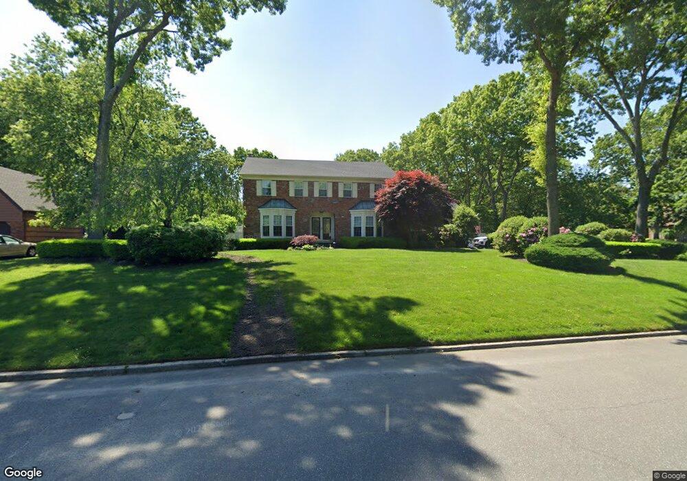 1 White Spruce Cir, ComMacK, NY 11725 - photo 1