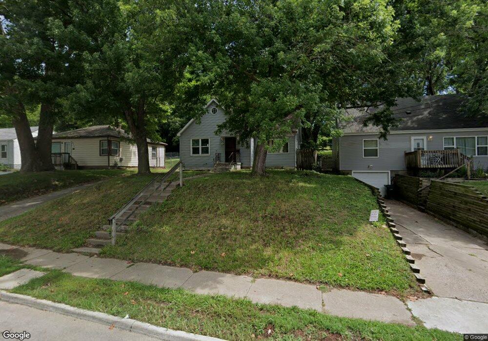 439 Waverly Rd, Davenport, IA 52804 - photo 1