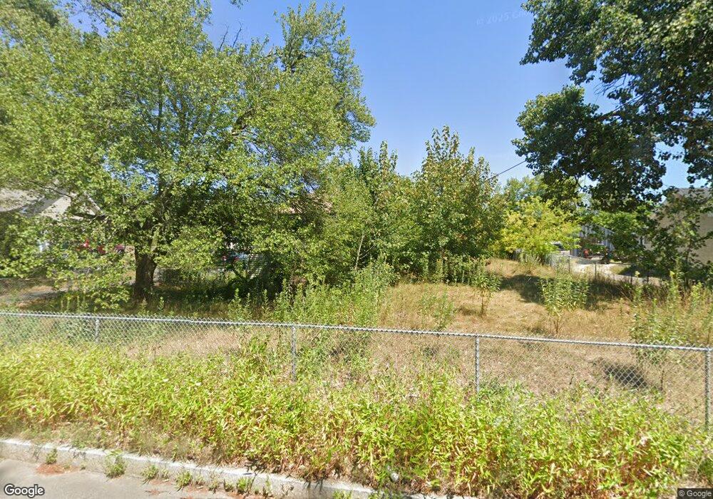 718 Bodwell Rd, Manchester, NH 03109 - photo 1