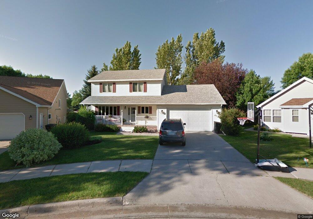 2537 Glen Cir, Grand Forks, ND 58201 - photo 1